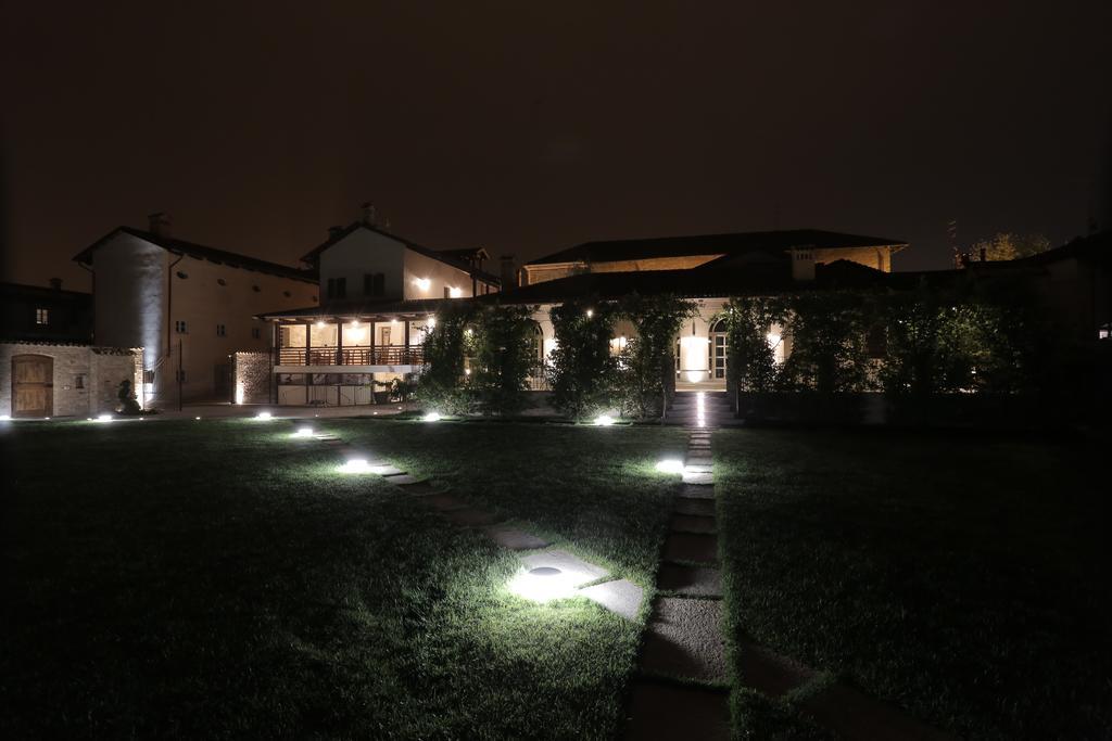 Il Giardino Di Ghilot Acomodação com café da manhã Cherasco Exterior foto